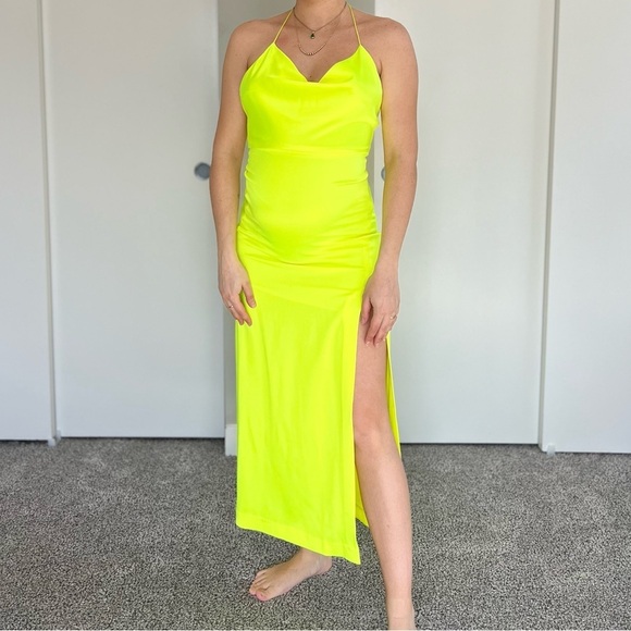 Alice + Olivia Eliza Neon Yellow Slip Dress – Silky Y2K Wedding Guest Party - Picture 2 of 16